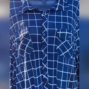 Bailey & Chloe Navy with White Striping, 2 Pocket Sheer Blouse Sz XL